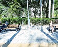 Menunjukkan wajah anda adalah cara untuk pergi! Orang tidak sepatutnya kelihatan tulen, berkulit cerah, tidak berambut dan cantik, gadis yang suka mendedahkan diri mereka [Yiliwen] melanggan, mendedahkan diri mereka di hadapan pelbagai orang di pasar raya