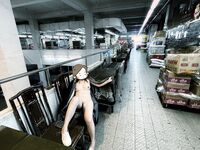 Menunjukkan wajah anda adalah cara untuk pergi! Orang tidak sepatutnya kelihatan tulen, berkulit cerah, tidak berambut dan cantik, gadis yang suka mendedahkan diri mereka [Yiliwen] melanggan, mendedahkan diri mereka di hadapan pelbagai orang di pasar raya