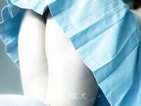 Menunjukkan wajah anda adalah cara untuk pergi! Orang tidak sepatutnya kelihatan tulen, berkulit cerah, tidak berambut dan cantik, gadis yang suka mendedahkan diri mereka [Yiliwen] melanggan, mendedahkan diri mereka di hadapan pelbagai orang di pasar raya