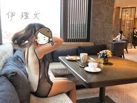 Menunjukkan wajah anda adalah cara untuk pergi! Orang tidak sepatutnya kelihatan tulen, berkulit cerah, tidak berambut dan cantik, gadis yang suka mendedahkan diri mereka [Yiliwen] melanggan, mendedahkan diri mereka di hadapan pelbagai orang di pasar raya