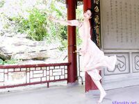 Abang dewi selebriti Internet kecantikan Xu Jun membayar paparan yang disesuaikan