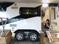 【反差表系列】推特气质高颜值网红特莱莎@lyainevan最全合集，人前气质女神，私底下原来如此骚情万种