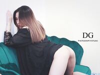 露脸才是王道！推特网红高颜狂野气质御姐【VAVA】私拍，露出紫薇调教各种风格开放大胆