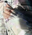 露脸才是王道！推特网红高颜狂野气质御姐【VAVA】私拍，露出紫薇调教各种风格开放大胆