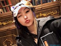 露脸才是王道！推特网红高颜狂野气质御姐【VAVA】私拍，露出紫薇调教各种风格开放大胆