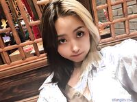 露脸才是王道！推特网红高颜狂野气质御姐【VAVA】私拍，露出紫薇调教各种风格开放大胆