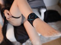 铃木美咲红底高跟