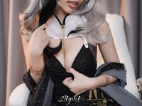 铃木美咲红底高跟