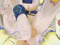 铃木美咲红底高跟