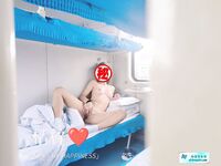 炸裂！出道即巅峰，新手露出界天花板女神【桔梓】专玩人前露出地铁超市火车上公园毫无底线，啪啪自慰勾引能玩的都完了