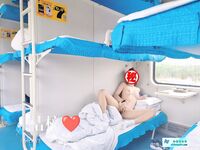 炸裂！出道即巅峰，新手露出界天花板女神【桔梓】专玩人前露出地铁超市火车上公园毫无底线，啪啪自慰勾引能玩的都完了