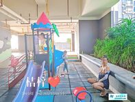 炸裂！出道即巅峰，新手露出界天花板女神【桔梓】专玩人前露出地铁超市火车上公园毫无底线，啪啪自慰勾引能玩的都完了