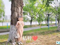 炸裂！出道即巅峰，新手露出界天花板女神【桔梓】专玩人前露出地铁超市火车上公园毫无底线，啪啪自慰勾引能玩的都完了