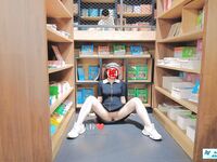 炸裂！出道即巅峰，新手露出界天花板女神【桔梓】专玩人前露出地铁超市火车上公园毫无底线，啪啪自慰勾引能玩的都完了