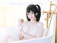 日奈娇- NO.043 湿身小白裙