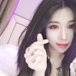 [절판 자료] 충칭의 유명 외모와 문신을 한 Lou Feng "Xixi"의 개인 사진 및 섹스 비디오 모음