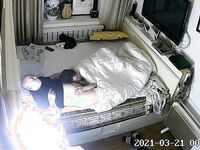 湖北光头父女乱伦门完整版+未流出版大放送！漂亮的女儿真淫荡！