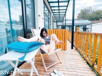 【超鮮明4K強化版】11月最新 - Twitter元祖夫婦露出界の巨匠「Little Cutie」が高原旅行中に捉えた大胆露出とセックス映像写真集！女の子もスタイルが良くて、意地悪でコケティッシュで、めちゃくちゃ犯されたいです (1)