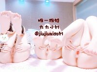 Pandangan Jiujiu Xiao M, selebriti internet terbaik yang telah mencapai kemuncak kerjayanya sejak debutnya.