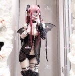 純欲小可愛〖紫皮大蒜〗主打的就是一個反差，超級粉嫩絕世美穴 淫水一直流...淫盪的小可愛！