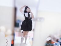 Yang terbaru bocor pada bulan November, di Twitter, seorang pelajar kolej dengan payudara besar berpayudara besar [Yu Jue] telah diambil gambar secara peribadi dengan bayaran Dia menggunakan alat mandi untuk melancap dengan payudara besar, punggung besar 