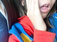 推特萝莉福利姬【JULES】已退圈绝版福利视频，一线天粉嫩鲍鱼，自慰爽可，潺潺流水！