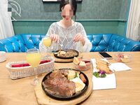 海角大神【会喷水的亲姐姐】姐弟乱伦后续又来了！ 165CM 身材高挑的漂亮御姐型姐姐趁姐姐打游戏强行插入，中途我妈突然回来，晚上溜到房间内射被姐姐啪啪打脸