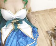 탑 로리타 [진저 투투] 최고의 찐빵, 다양한 위치에서 섹스와 입으로, 큰 가슴, 긴 다리, 날씬하고 통통한 몸매, 다양한 상사에게 엿먹이고 영상까지 촬영 한 그녀는 매우 요염하고 뻔뻔합니다.