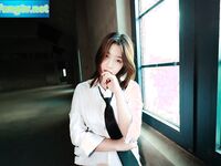 ในเดือนธันวาคม มีการเปิดเผยข้อมูลรั่วไหลที่น่าตกใจ ผู้คนหลายร้อยคนตกเป็นเป้าหมายในการถูกฆ่าในห้องน้ำของมนุษย์ หญิงสาวที่เกิดในปี 1995 ด้วยรูปร่างหน้าตาสูงและคลื่นลูกใหญ่ [Juicing Summer] เผยให้เห็นใบหน้าของเธอในการถ่ายทำแบบส่วนตัว ฉากนั้นค่อนข้างระเบิด