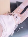 The best fair, rich and beautiful woman [Private Plaything] Private photo shoot in sexy white silk skirt, pure and beautiful visual sense is super strong, the fair and tender best figure is super tempting!