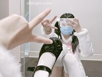 Inosenteng maliit na cutie [Eat Yaoyao] Maputi at malambot na lolita ang katawan, mabilog at cute na pink na puki, sobrang slutty sa murang edad, cute at contrasting