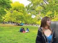 Vào cuối năm, một dòng tweet gây sốc xuất hiện trên Twitter. Nữ thần khuôn mặt cao và ngực khủng tương phản [Wine Moon], được chủ nhân đào tạo để quay phim riêng.