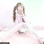 超极品合法卡哇伊小萝莉〖小奥喵〗与大鸡巴爸爸各种啪啪水晶棒自慰一线天白虎嫩穴插出白浆