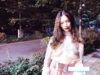 推特極品長腿大奶NTR綠帽淫妻控【阿崩】最新會員福利流出，各種公共場合露出約炮單男4P