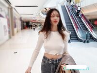 推特極品長腿大奶NTR綠帽淫妻控【阿崩】最新會員福利流出，各種公共場合露出約炮單男4P