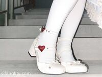 青春無敵 推特9萬粉極品可甜可鹽大奶小可愛【崽崽】520VIP群私拍，超市車場大街上露出，抖音風裸舞，道具自慰