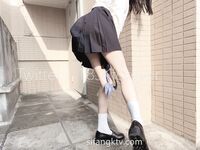 舞蹈学院学姐女神〖momo〗最新复出福利，魔鬼身材超紧小嫩逼清纯靓丽的外表下有一颗淫荡的心