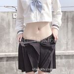 舞蹈学院学姐女神〖momo〗最新复出福利，魔鬼身材超紧小嫩逼清纯靓丽的外表下有一颗淫荡的心