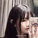 舞蹈学院学姐女神〖momo〗最新复出福利，魔鬼身材超紧小嫩逼清纯靓丽的外表下有一颗淫荡的心