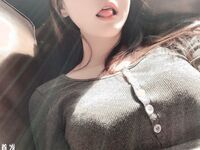 舞蹈学院学姐女神〖momo〗最新复出福利，魔鬼身材超紧小嫩逼清纯靓丽的外表下有一颗淫荡的心