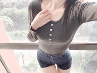 舞蹈学院学姐女神〖momo〗最新复出福利，魔鬼身材超紧小嫩逼清纯靓丽的外表下有一颗淫荡的心