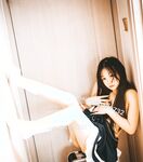 最新宅男福利！青春无敌！推特露脸极品女菩萨，百变女神福利姬【nainai 奈奈酱】定制，桃子臀一线天馒头逼~抖音风BGM裸舞摇奶各种挑逗