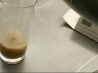 海角姐弟乱伦【丰乳肥臀的姐姐】在姐夫的婚房，看着姐姐姐夫的结婚照，抱着姐姐的屁股猛冲刺差点被她婆婆发现