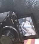 리얼 대비 대학생! 인터넷 최초의 금화를 획득한 미대 아가씨[초인덕션 밥솥의 신의 리더]는 기숙사 커튼을 닫고 각종 음란셀카를 찍으며 자위를 하고, 음모를 밀고, 그녀의 아름다운 가슴을 과시하고, 오빠의 자지를 먹고, 그에게 박히는 것