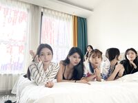 最新核弹【流欲XX工坊】模特群约拍6位极品身材年轻女模大胆私拍，有说有笑躺一排随便摸丝足美腿全裸终极美鲍4K视觉盛宴