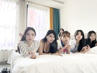 最新核弹【流欲XX工坊】模特群约拍6位极品身材年轻女模大胆私拍，有说有笑躺一排随便摸丝足美腿全裸终极美鲍4K视觉盛宴