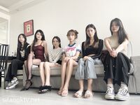 最新核弹【流欲XX工坊】模特群约拍6位极品身材年轻女模大胆私拍，有说有笑躺一排随便摸丝足美腿全裸终极美鲍4K视觉盛宴