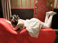 귀여운 여고생 강아지 [Soft Cute Bunny Sauce]는 흰색 스타킹을 입은 소녀에게 묶여 훈련을 받고, 작은 암캐의 항문은 요실금까지 늘어납니다! 그녀는 너무 어려서 몇 번이나 섹스를 해본 적이 없어요