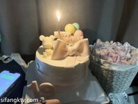 推特清纯可爱宝藏女孩【小屁mimi】私拍全套，无毛一线天超级粉嫩裸舞紫薇极限反差