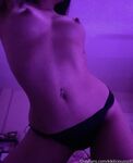 kikiliciousss97_onlyfans_最新流出合集_泰国桩机情侣_蜂腰细腿模特身材